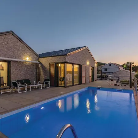 Nyaraló Awesome In Kneze