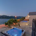 Holiday home Awesome In Kneze *