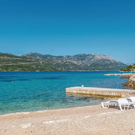 Beautiful In Kneze With 4 Bedrooms, Wifi&outdoor Swimming Pool Pupnat