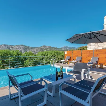 Beautiful In Kneze With 4 Bedrooms, Wifi&outdoor Swimming Pool *