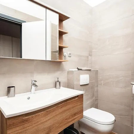 Beautiful In Kneze With 4 Bedrooms, Wifi&outdoor Swimming Pool *